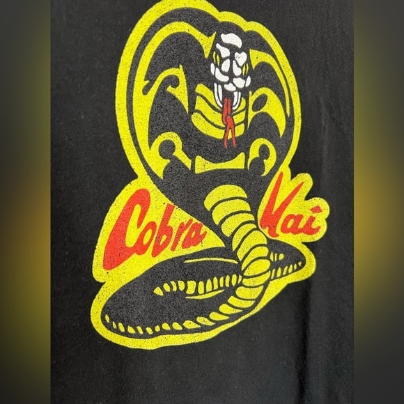 255. COBRA KAI LOGO ADULT BLACK UNISEX TEE - Picture 2 of 5